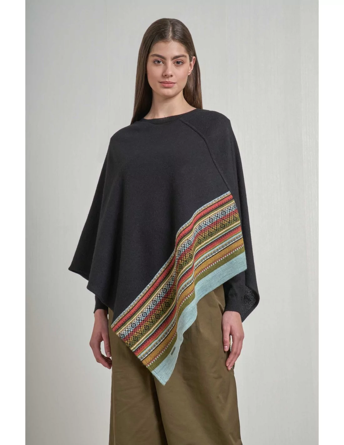 Alpaca poncho VILCANOTA made of 100 baby alpaca